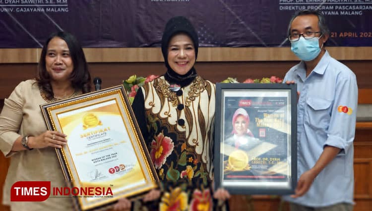Terima ATI 2021, Dyah Sawitri Tak Kuasa Tahan Tangis