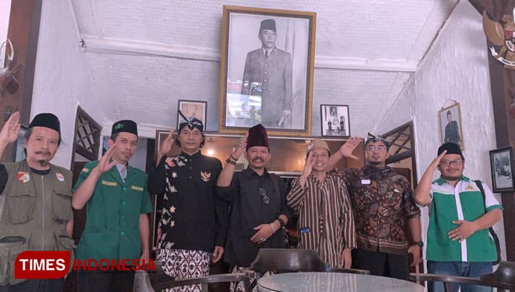 Bukan Mengepal, Ini Cara Salam Merdeka yang Tepat  