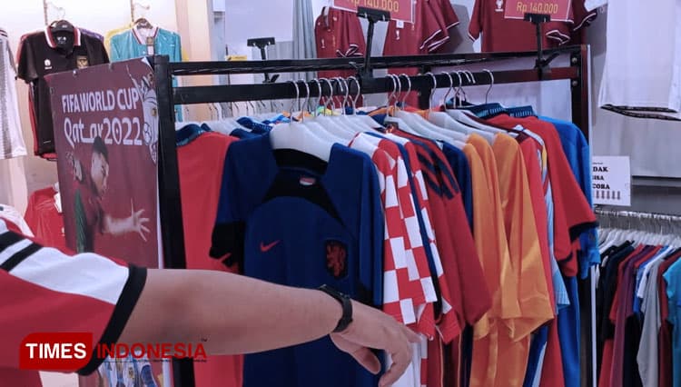 Diduga Demi Euforia Final Piala Dunia, Pasutri di Kota Malang Nekat Curi Jersey Argentina