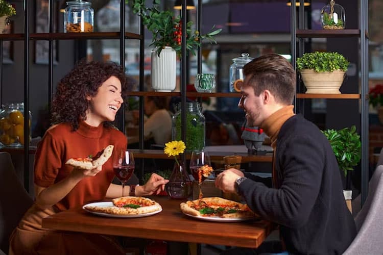 Mencari Jodoh: 7 Tips Aman Saat Kencan Pertama