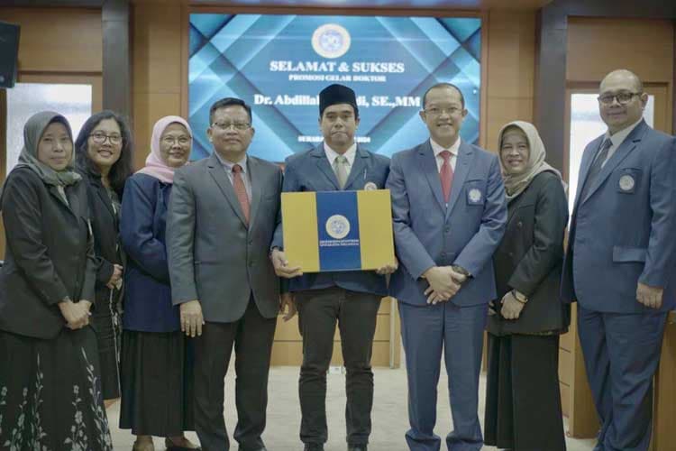 Meneliti Perbankan Syariah, Dosen Unira Malang Raih Gelar Doktor Ilmu Manajemen Unair ke-99