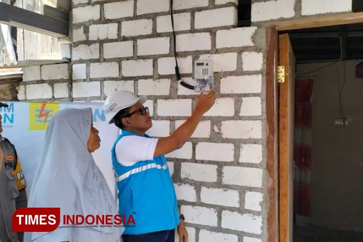 PLN Hadir, Keluarga Pra Sejahtera di Gresik Bisa Menikmati Listrik Gratis