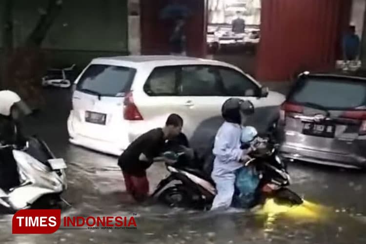 Meski Telah Dilakukan Pembenahan Gorong-Gorong Saat Hujan Deras Kota Kediri Masih Dikepung Banjir