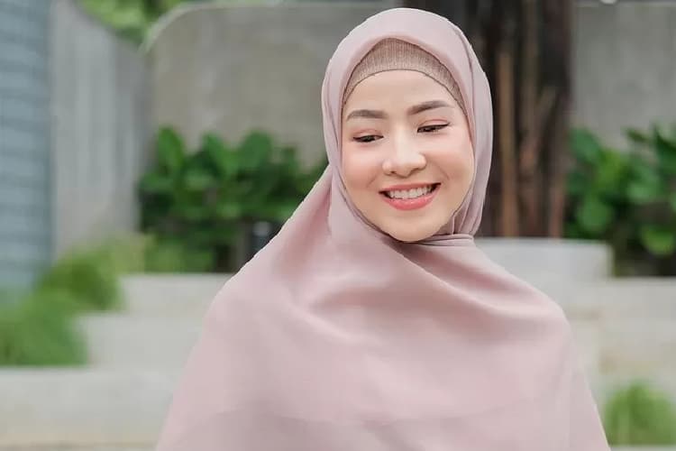 Tips Makeup Lebaran, Flawless dan Tetap Segar Seharian