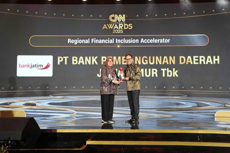 Bank Jatim Raih Penghargaan dari CNN Indonesia