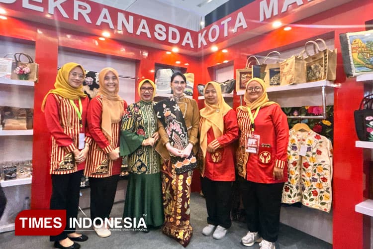 Ribuan Koleksi Wastra Nusantara Ramaikan Batik Fashion Fair 2025