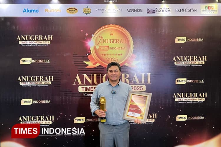 Abdul Qodir Terima ATI 2025, Konsisten Hidupkan Narasi Demokrasi Kritis