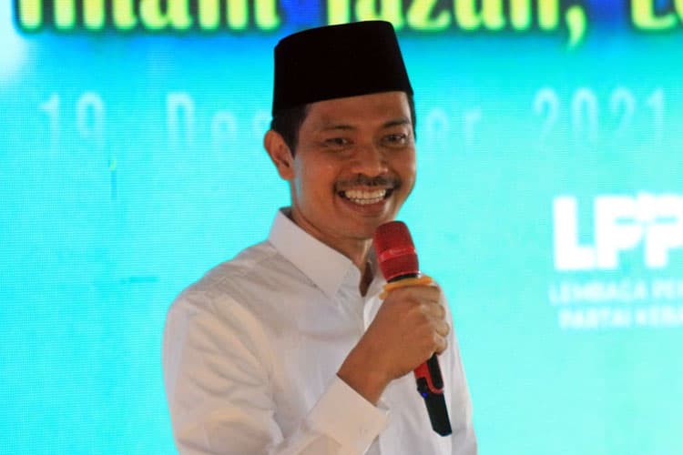 Jalan Tengah Antara Seruan Moral dan Keputusan Konstitusional PBNU