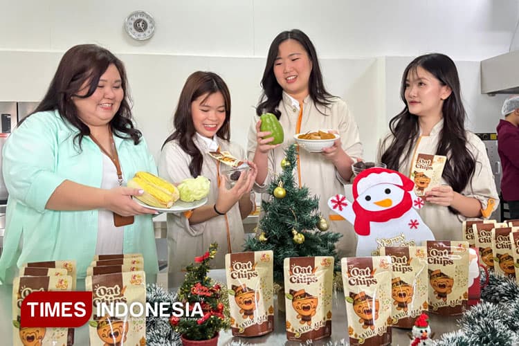 Inovasi Mahasiswa UC Surabaya: Keripik Sayur Asem, Cemilan Sehat Bercita Rasa Nusantara