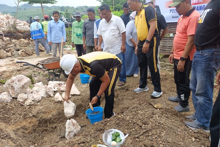 Tingkatkan Pelayanan, Kapolres Rembang Resmikan Pembangunan Pos Polisi Tegaldowo