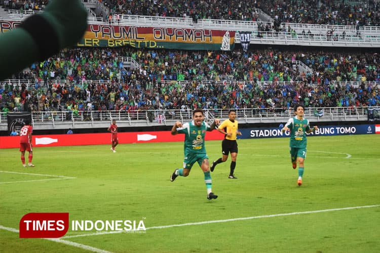 Galih Freitas Cetak Brace, Persebaya Kalahkan Malut United 2-1 di Penutup Putaran Pertama