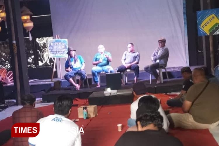 Diskusi Budaya di Tasikmalaya: El Clasico Indonesia, Sepakbola Industri dan Krisis Ruang Publik