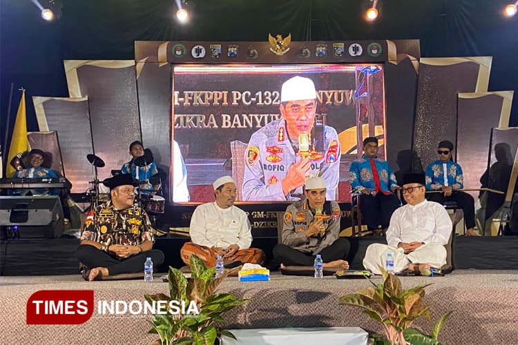 Merdunya Suara Kapolresta Banyuwangi Nembang Tradisional Campursari