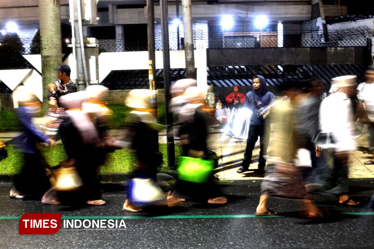 Waspada! Copet Menyamar Jemaah di Tengah Lautan Nahdliyin Peserta Mujahadah Kubro 1 Abad NU