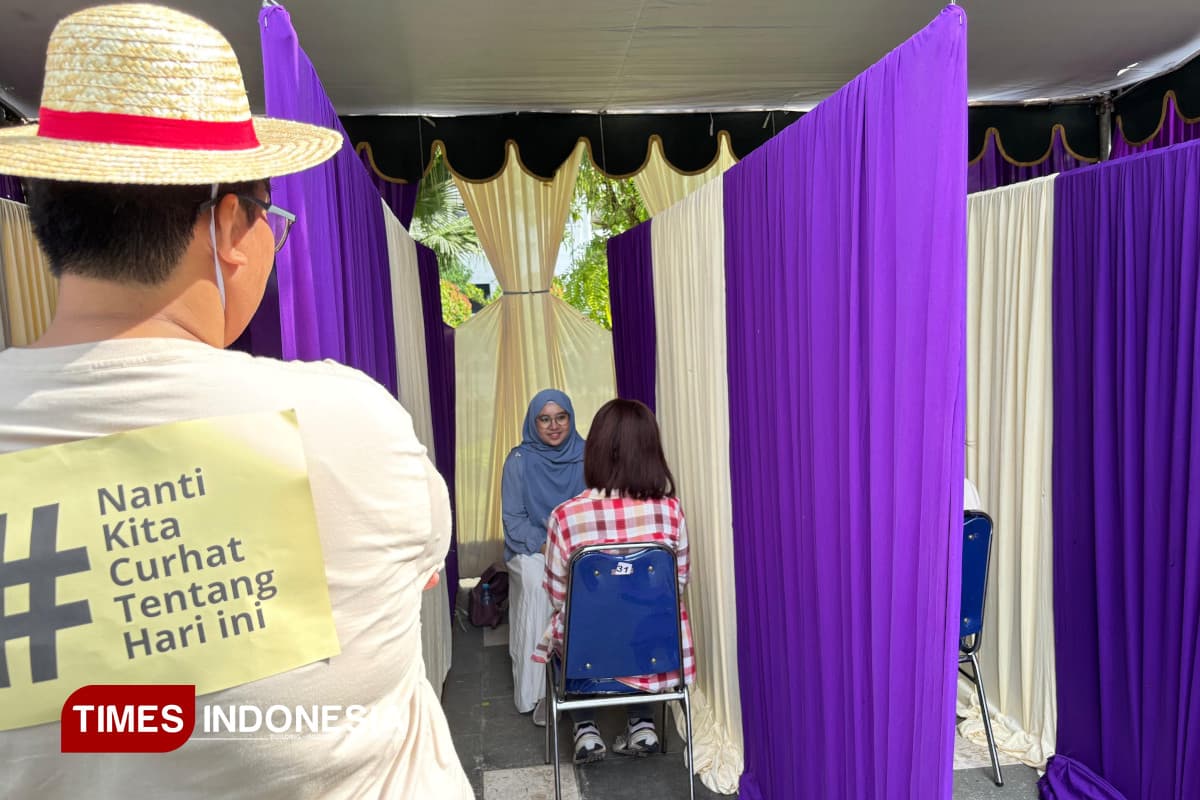 Fakultas Psikologi Unair Jemput Bola Gelar Pojok Curhat dan Edukasi Anak di Balai Kota Surabaya