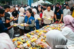 Wujud Kepedulian, Unesa Bagikan 2500 Paket Buka Puasa Gratis Tiap Hari Ramadan 2026