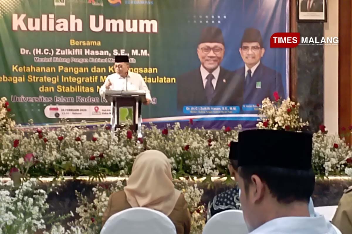 Menko Zulhas Beri Kuliah Umum Ekosistem Kedaulatan Pangan di Unira Malang