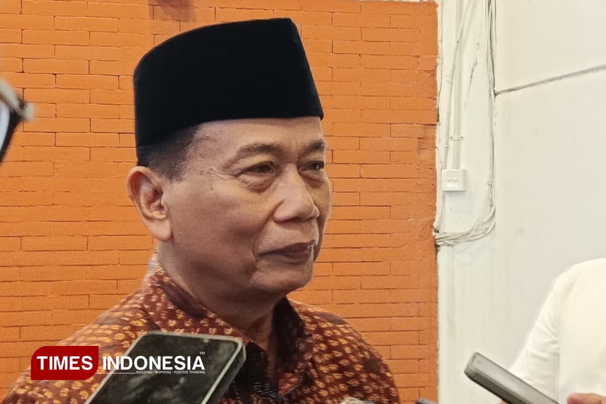 Diguyur Hujan Deras, DPRD Jatim Tetap Antusias Bagikan 1.500 Paket Takjil untuk Masyarakat