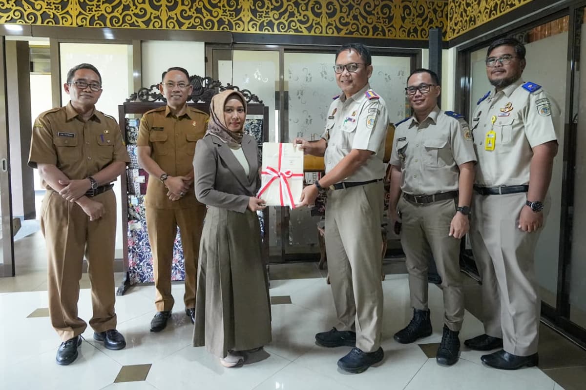 BPN Serahkan 51 Sertifikat Tanah Aset Pemkot Mojokerto