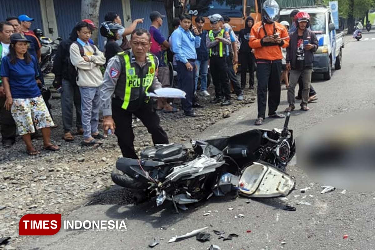 Gagal Salip dari Kiri, Pelajar 18 Tahun Tewas Terlindas Truk di Rogojampi Banyuwangi