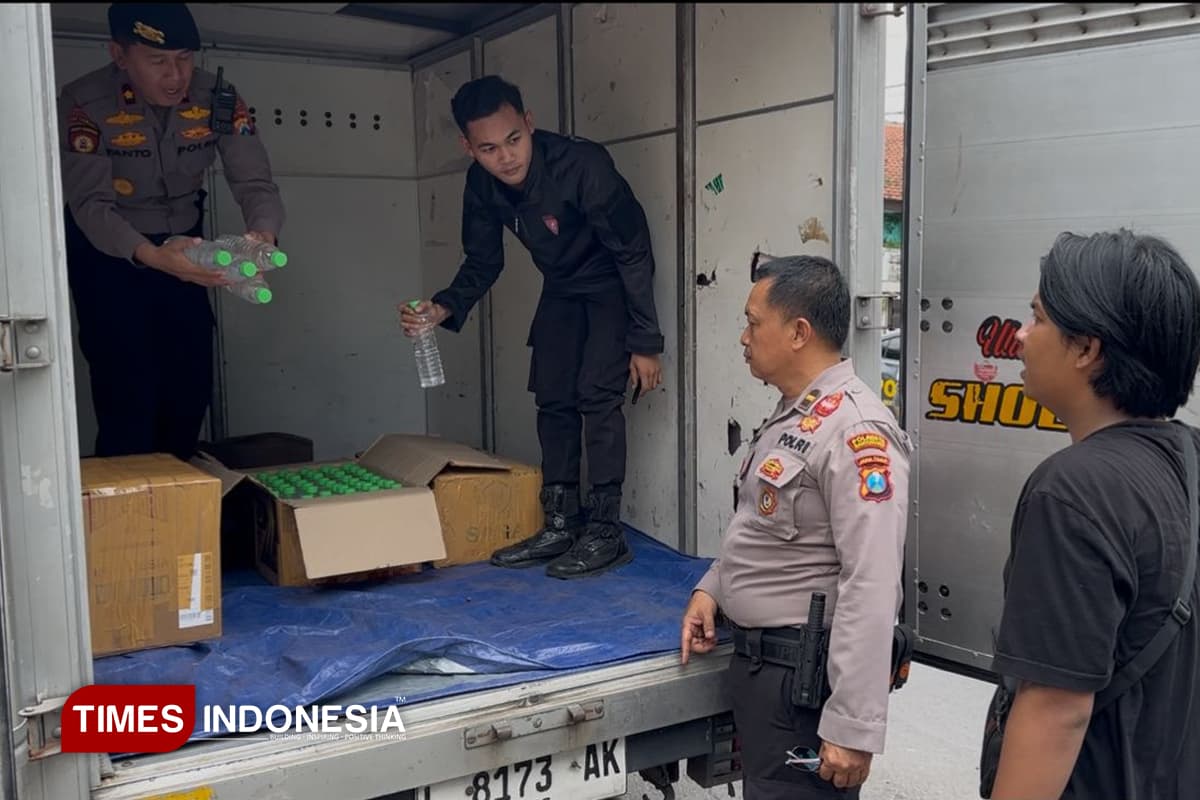 Polresta Banyuwangi Gagalkan Pengiriman 150 Botol Arak Bali ke Surabaya