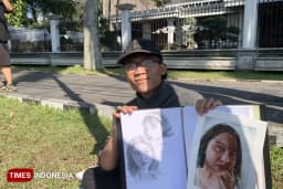 Menilik Konsistensi Amin, Pelukis Sketsa Wajah di CFD Kota Malang
