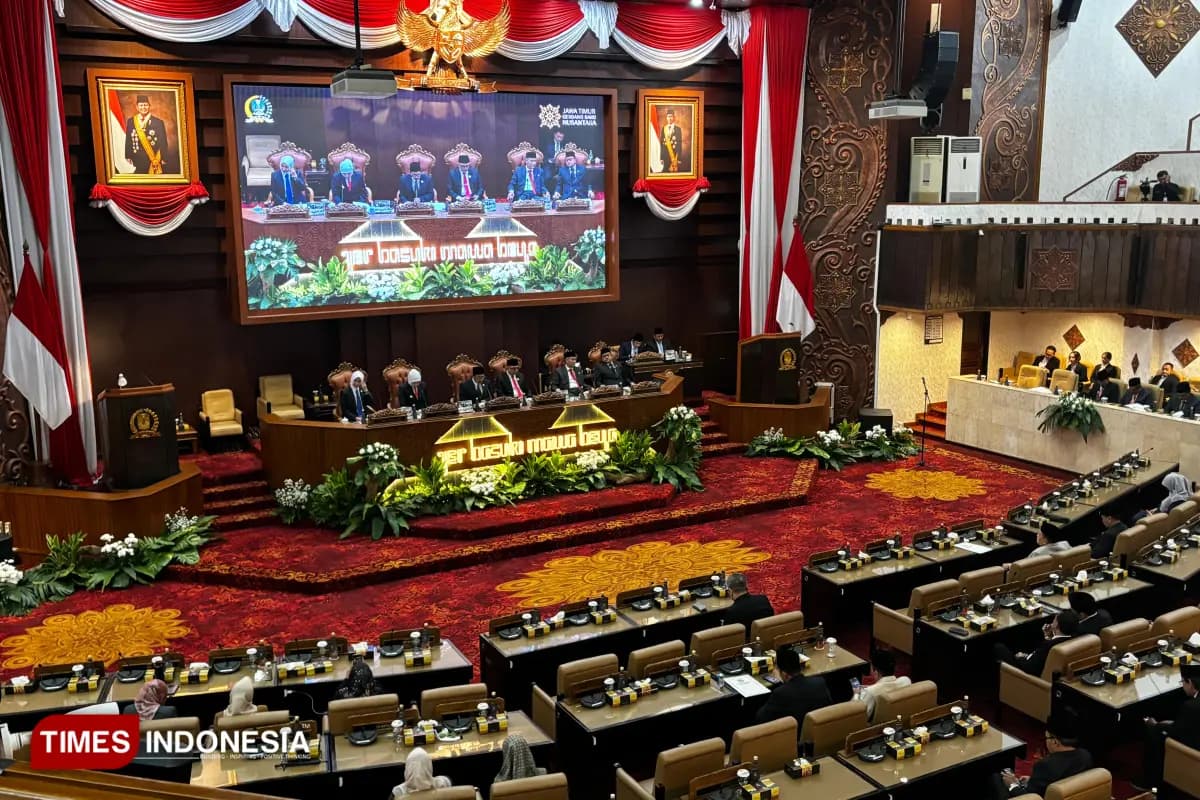 Paripurna DPRD Jatim: Agenda Penyerahan LHP BPK hingga Raperda Disabilitas