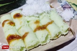 Kue Putu Legendaris Tetap jadi Buruan Warga