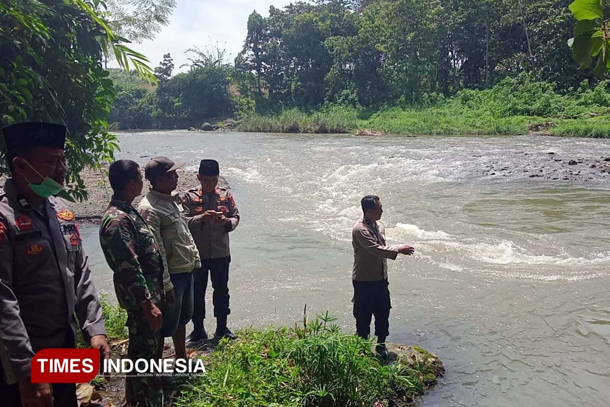 Mandi di Sungai, Bocah 8 Tahun Hilang Terseret Arus Sungai Kalibaru di Glenmore Banyuwangi